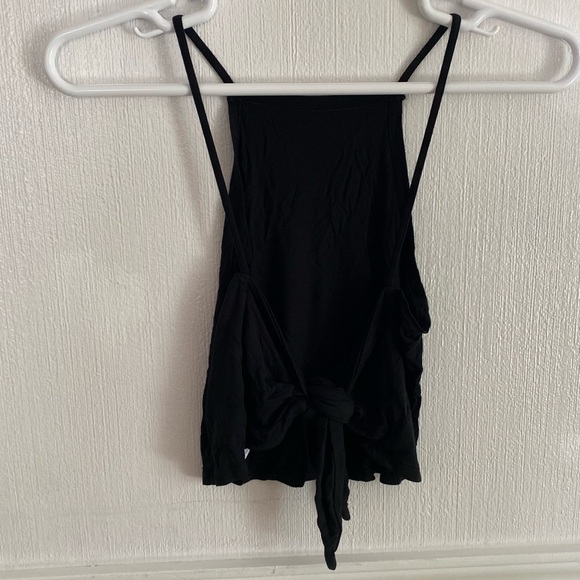 American Eagle Soft and Sexy Self Tie Black High Neck Halter Tank - Picture 2 of 3